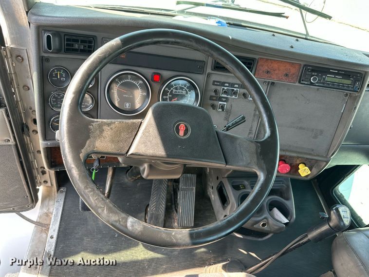 image for item NI9793 2005 Kenworth T300  fuel / lube truck