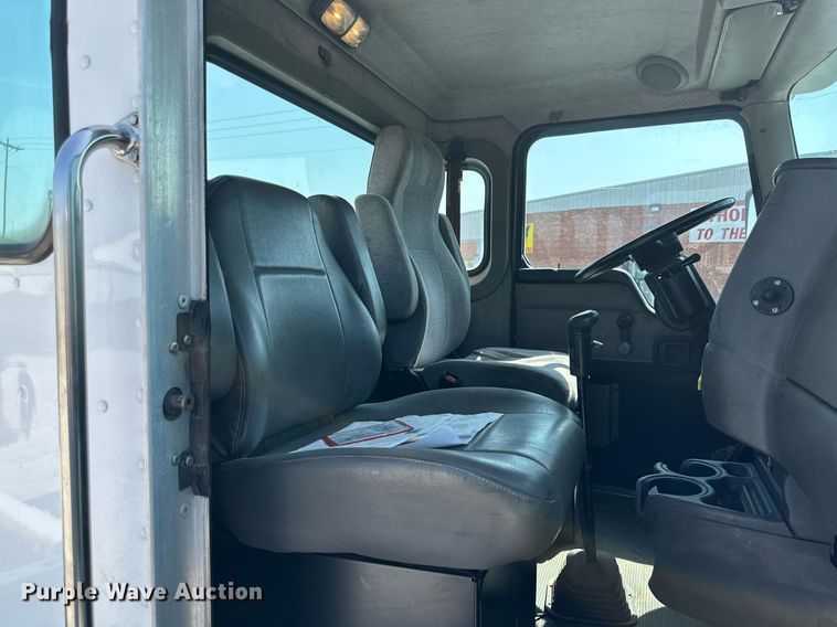 image for item NI9793 2005 Kenworth T300  fuel / lube truck