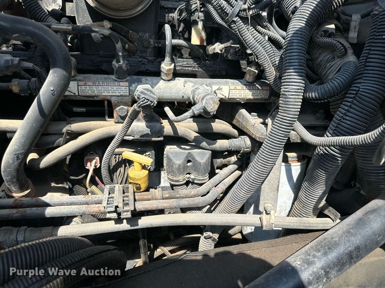 image for item NI9793 2005 Kenworth T300  fuel / lube truck