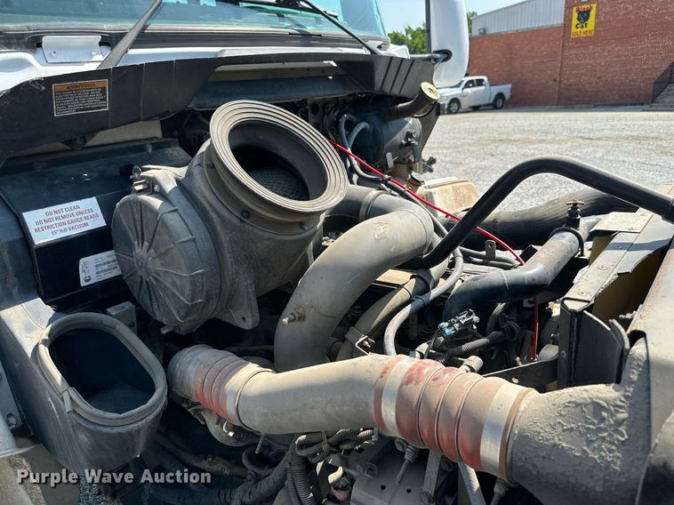 image for item NI9793 2005 Kenworth T300  fuel / lube truck