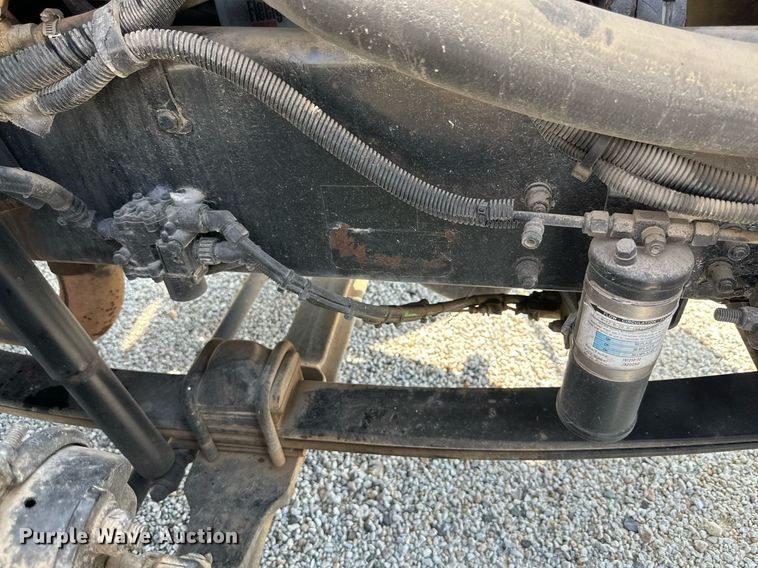 image for item NI9793 2005 Kenworth T300  fuel / lube truck