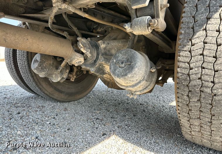 image for item NI9793 2005 Kenworth T300  fuel / lube truck