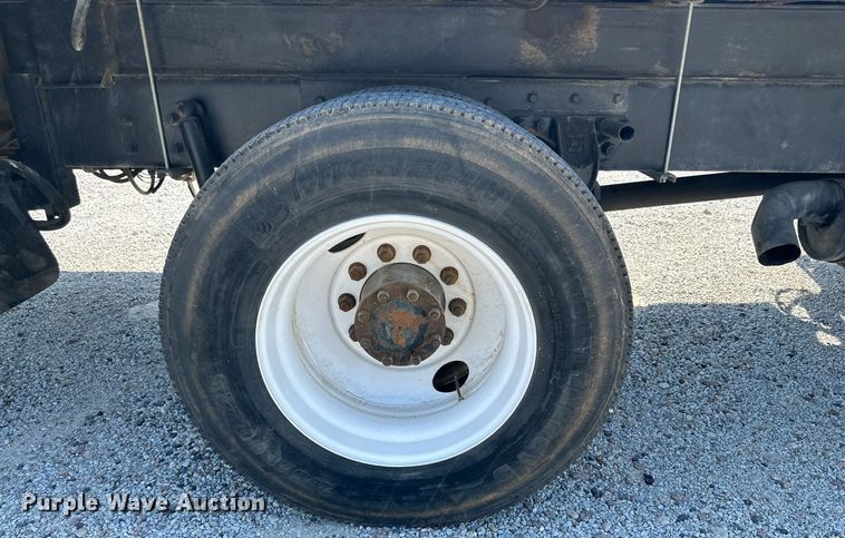 image for item NI9793 2005 Kenworth T300  fuel / lube truck