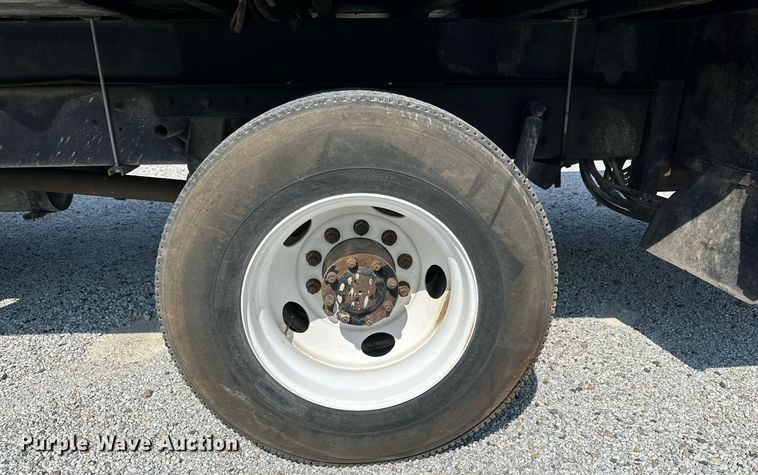 image for item NI9793 2005 Kenworth T300  fuel / lube truck