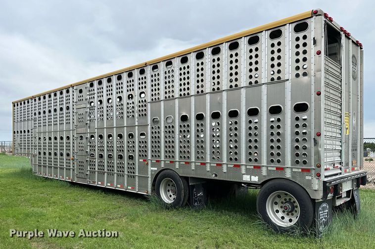 image for item NP9726 2016 Merritt Gold Line  livestock trailer