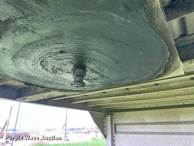 image for item NP9726 2016 Merritt Gold Line  livestock trailer