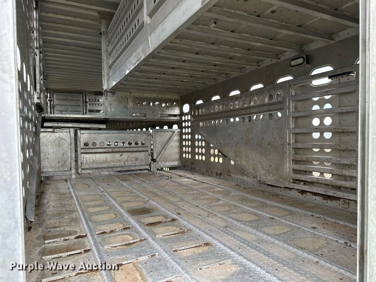 image for item NP9726 2016 Merritt Gold Line  livestock trailer