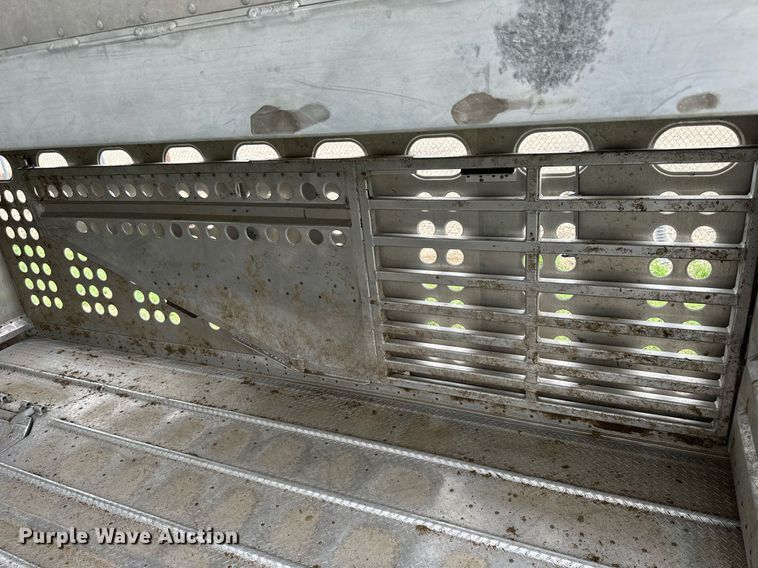 image for item NP9726 2016 Merritt Gold Line  livestock trailer