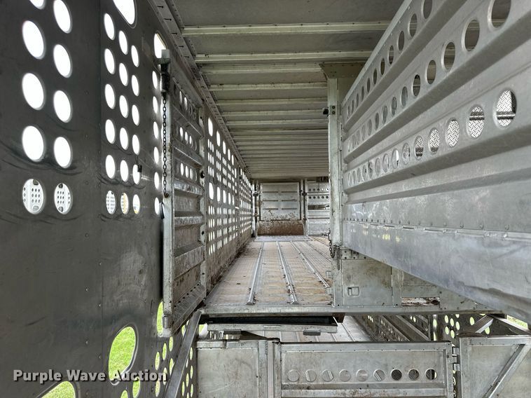 image for item NP9726 2016 Merritt Gold Line  livestock trailer