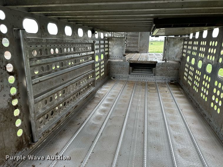 image for item NP9726 2016 Merritt Gold Line  livestock trailer