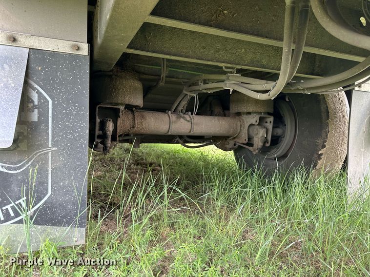 image for item NP9726 2016 Merritt Gold Line  livestock trailer