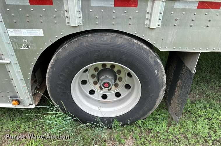 image for item NP9726 2016 Merritt Gold Line  livestock trailer