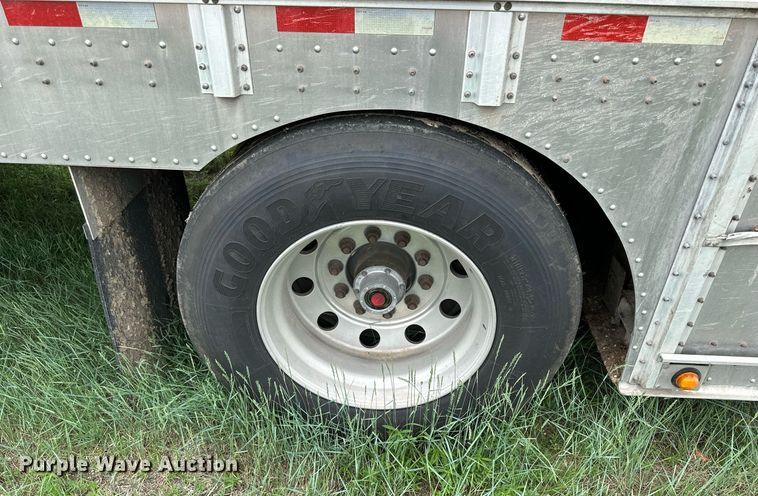 image for item NP9726 2016 Merritt Gold Line  livestock trailer