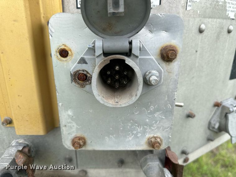 image for item NP9727 2016 Merritt Gold Line  livestock trailer