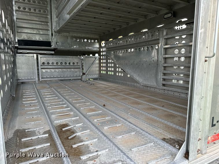 image for item NP9727 2016 Merritt Gold Line  livestock trailer