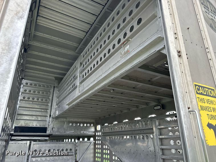 image for item NP9727 2016 Merritt Gold Line  livestock trailer
