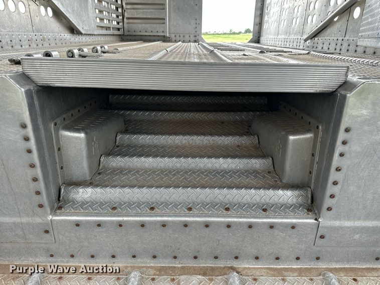 image for item NP9727 2016 Merritt Gold Line  livestock trailer