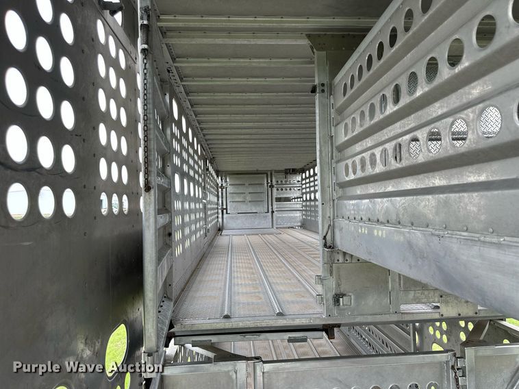 image for item NP9727 2016 Merritt Gold Line  livestock trailer