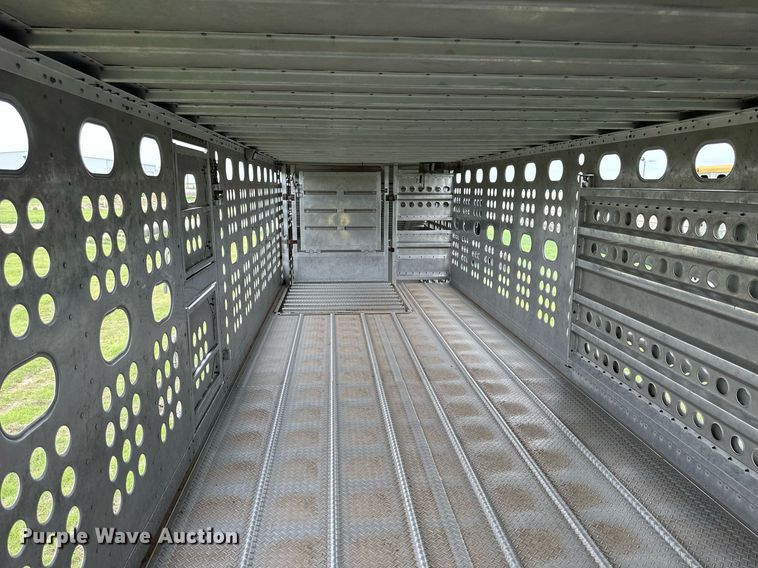image for item NP9727 2016 Merritt Gold Line  livestock trailer
