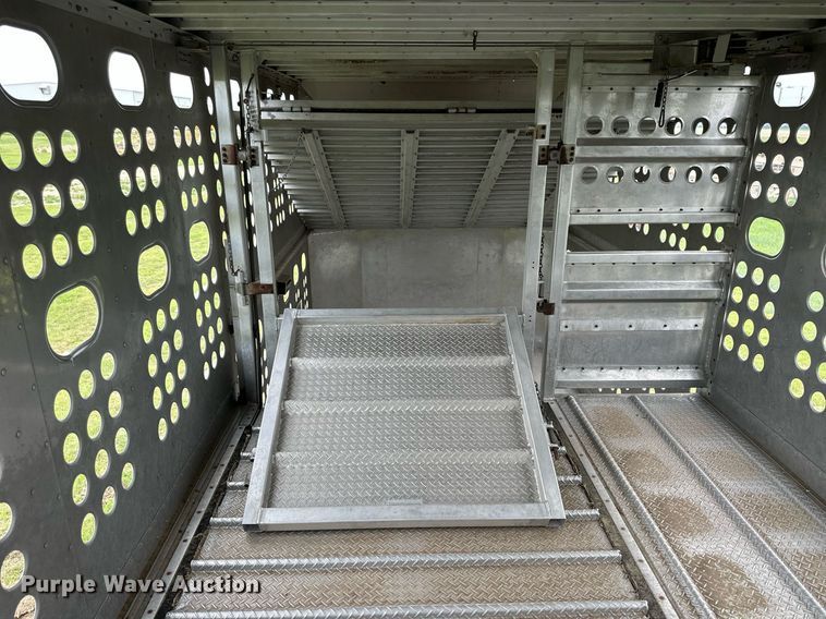 image for item NP9727 2016 Merritt Gold Line  livestock trailer