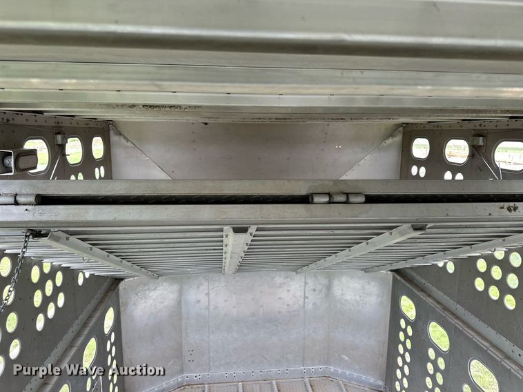 image for item NP9727 2016 Merritt Gold Line  livestock trailer