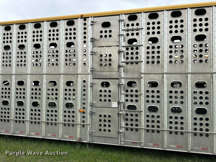 image for item NP9727 2016 Merritt Gold Line  livestock trailer