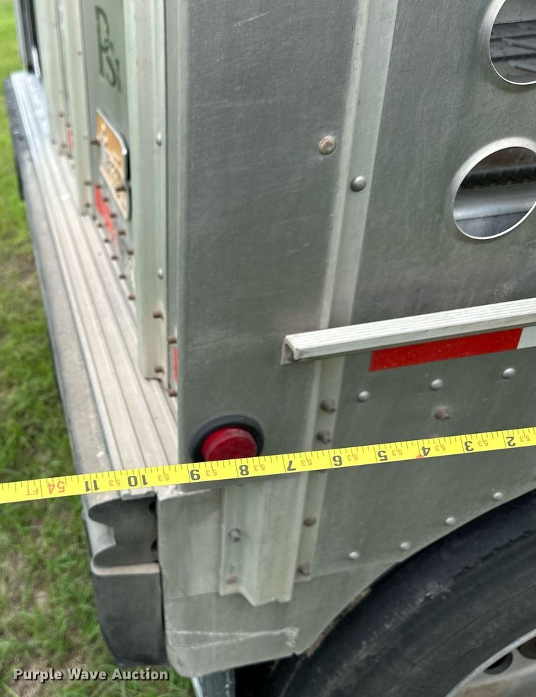 image for item NP9727 2016 Merritt Gold Line  livestock trailer