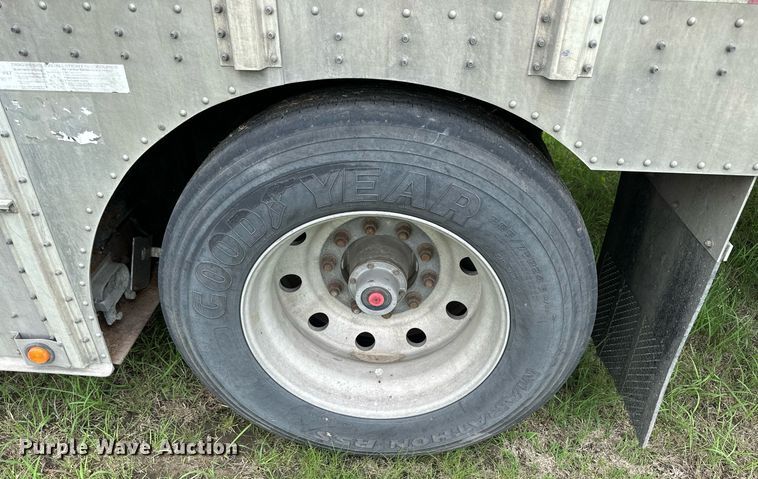 image for item NP9727 2016 Merritt Gold Line  livestock trailer