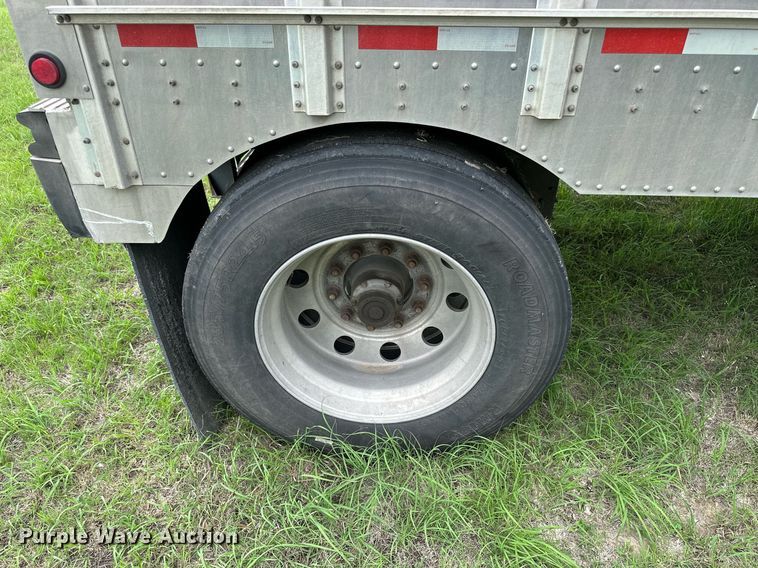 image for item NP9727 2016 Merritt Gold Line  livestock trailer