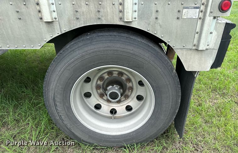 image for item NP9727 2016 Merritt Gold Line  livestock trailer