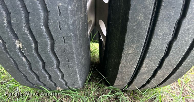 image for item NP9727 2016 Merritt Gold Line  livestock trailer