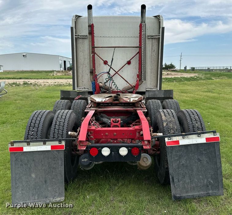 image for item NP9728 2012 Kenworth T660  semi truck