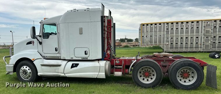 image for item NP9728 2012 Kenworth T660  semi truck