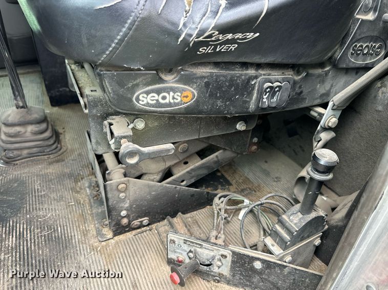 image for item NP9728 2012 Kenworth T660  semi truck