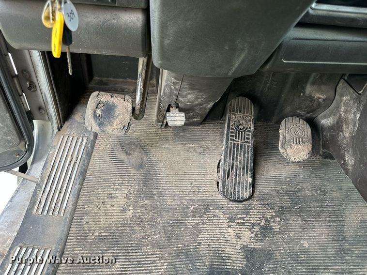 image for item NP9728 2012 Kenworth T660  semi truck