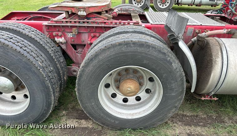 image for item NP9728 2012 Kenworth T660  semi truck