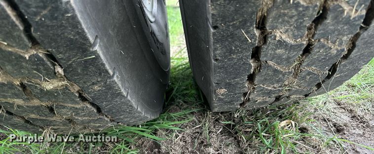 image for item NP9728 2012 Kenworth T660  semi truck