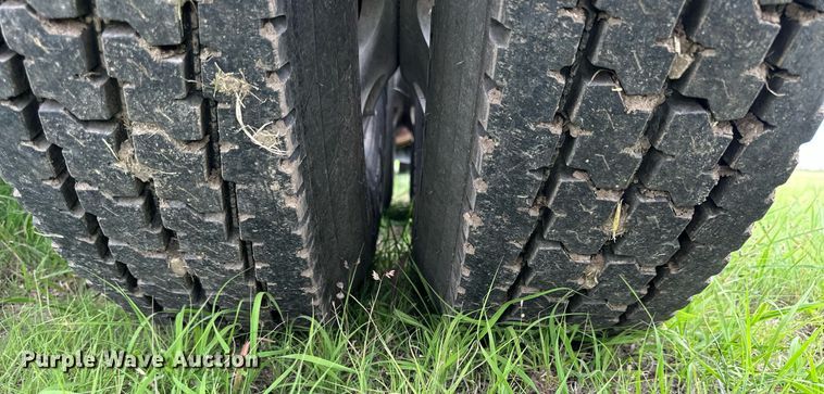 image for item NP9728 2012 Kenworth T660  semi truck