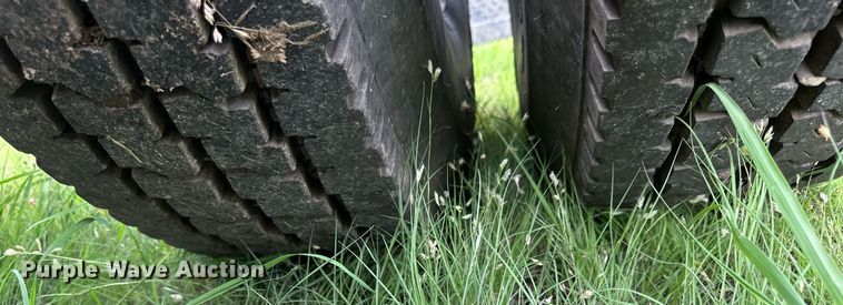 image for item NP9728 2012 Kenworth T660  semi truck