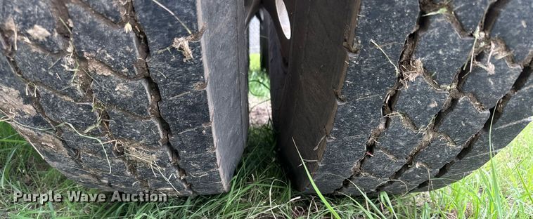 image for item NP9728 2012 Kenworth T660  semi truck