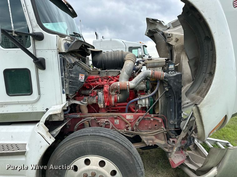 image for item NP9728 2012 Kenworth T660  semi truck