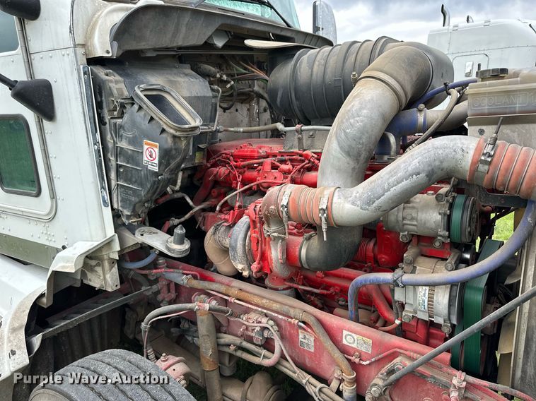 image for item NP9728 2012 Kenworth T660  semi truck