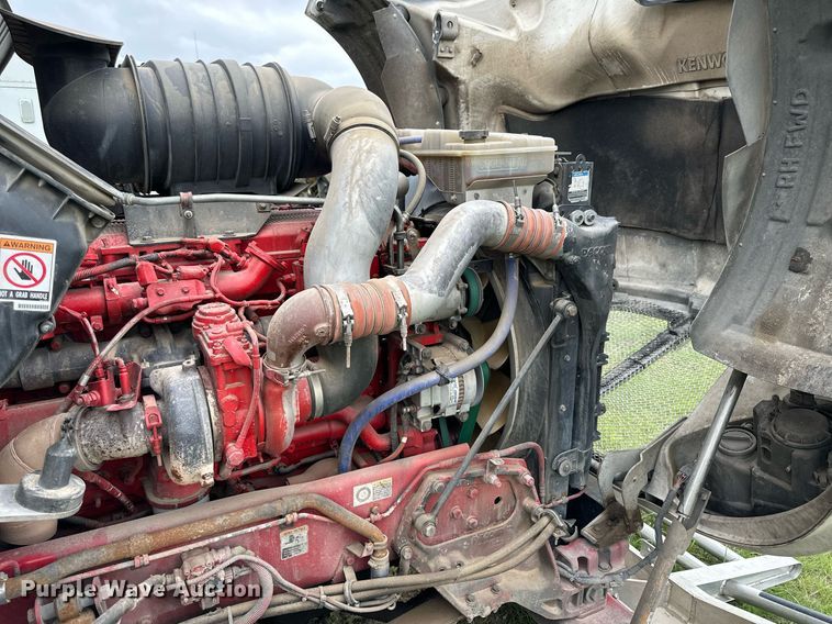 image for item NP9728 2012 Kenworth T660  semi truck