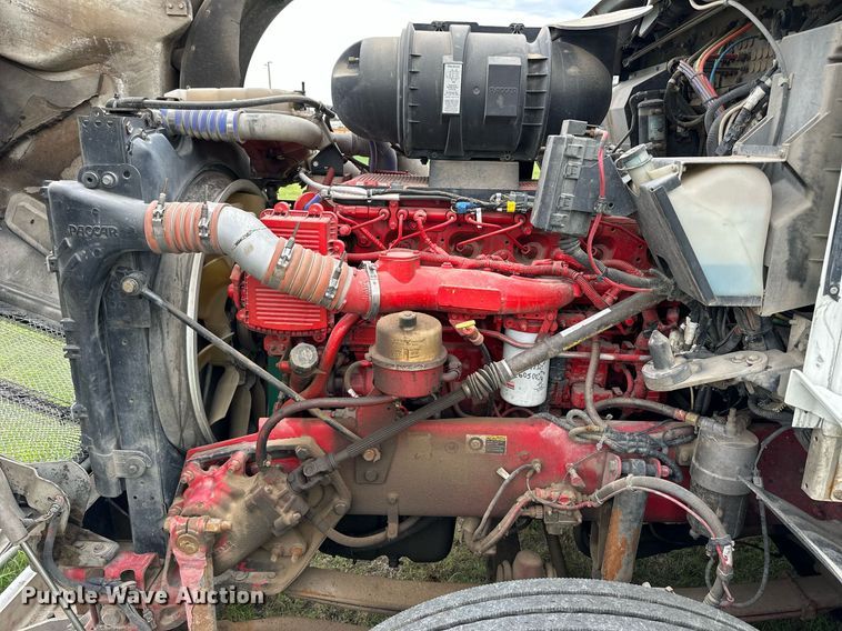 image for item NP9728 2012 Kenworth T660  semi truck