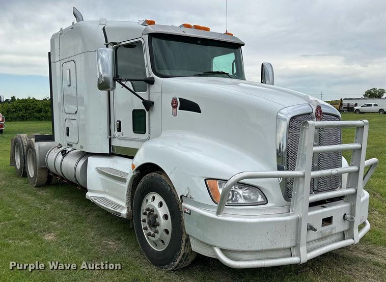 image for item NP9729 2012 Kenworth T660  semi truck