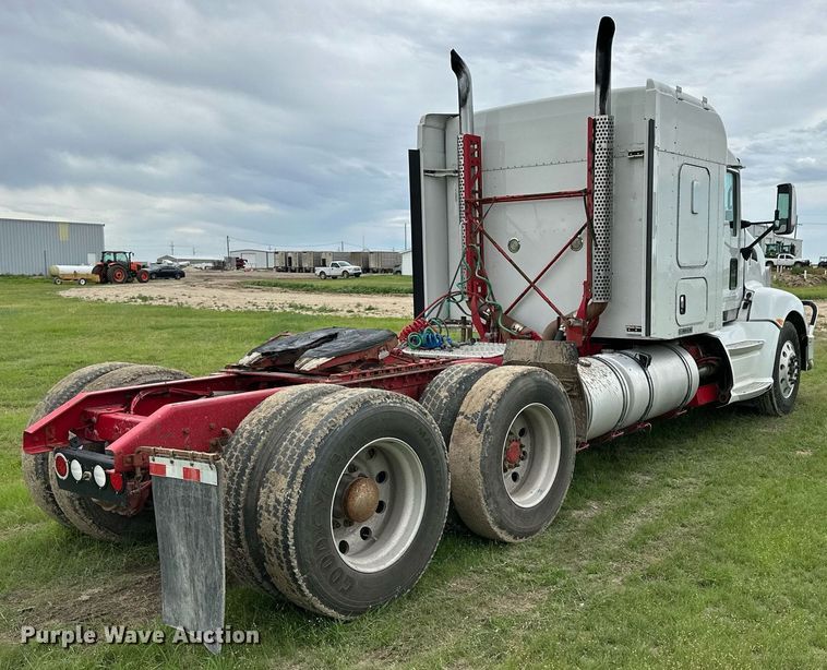 image for item NP9729 2012 Kenworth T660  semi truck