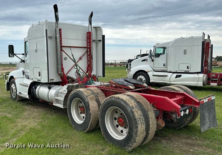 image for item NP9729 2012 Kenworth T660  semi truck