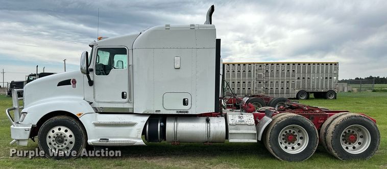 image for item NP9729 2012 Kenworth T660  semi truck