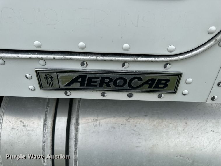 image for item NP9729 2012 Kenworth T660  semi truck