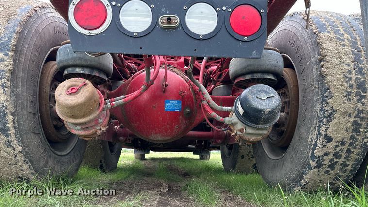 image for item NP9729 2012 Kenworth T660  semi truck